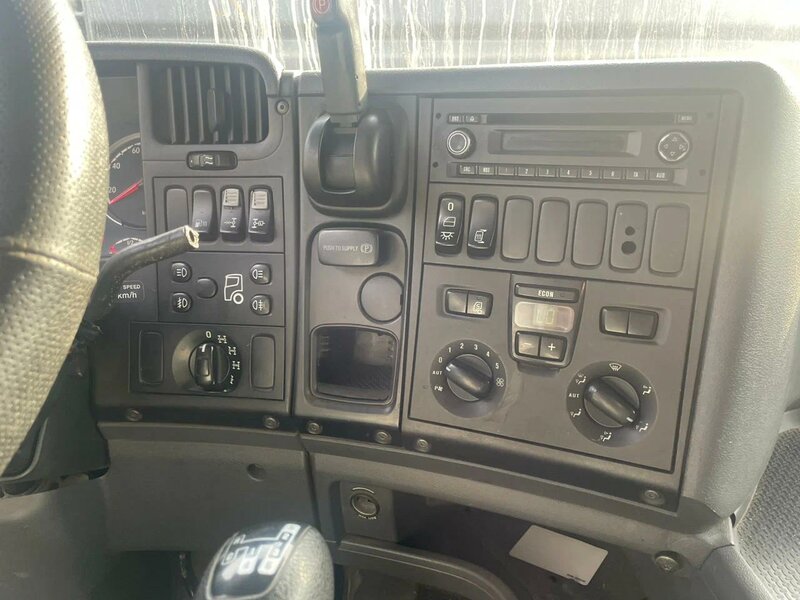Scania G 6x6 Седельный тягач — фото 9