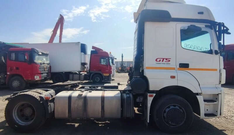 КамАЗ 5490 4x2 Седельный тягач — фото 2