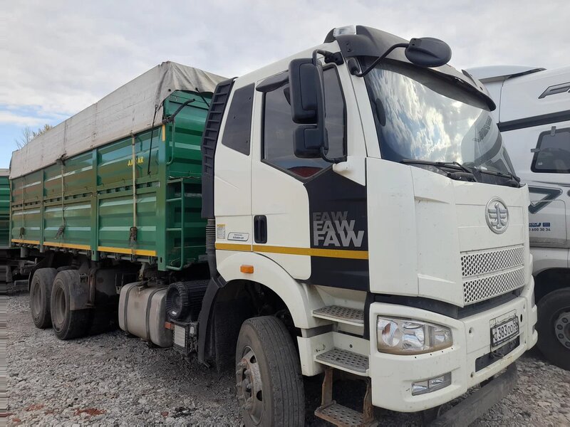 Автомастер 5589 на шасси FAW CA 3250 6x4 Зерновоз — фото 2