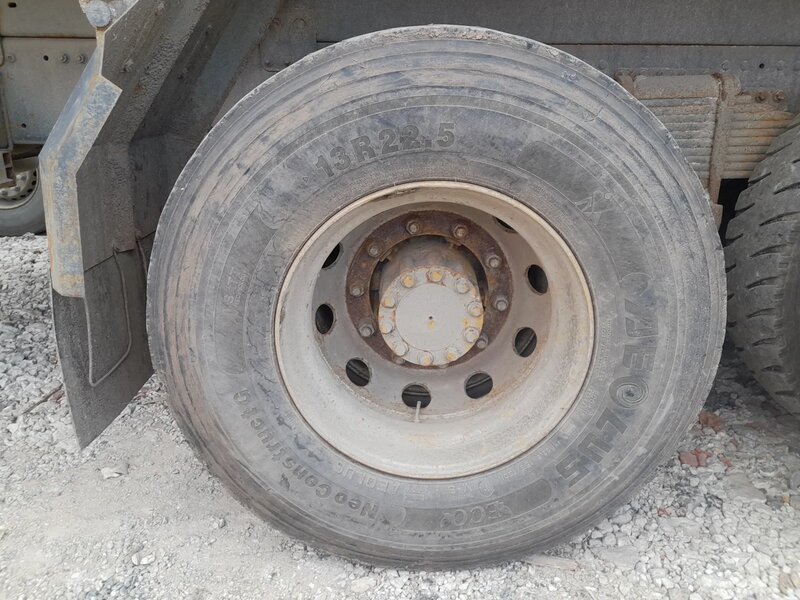Автомастер 5589 на шасси FAW CA 3250 6x4 Зерновоз — фото 12