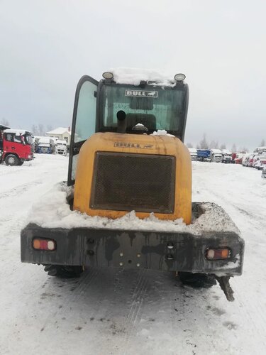 Bull SL220 Фронтальный погрузчик