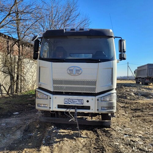 FAW J6 6x4 Самосвал