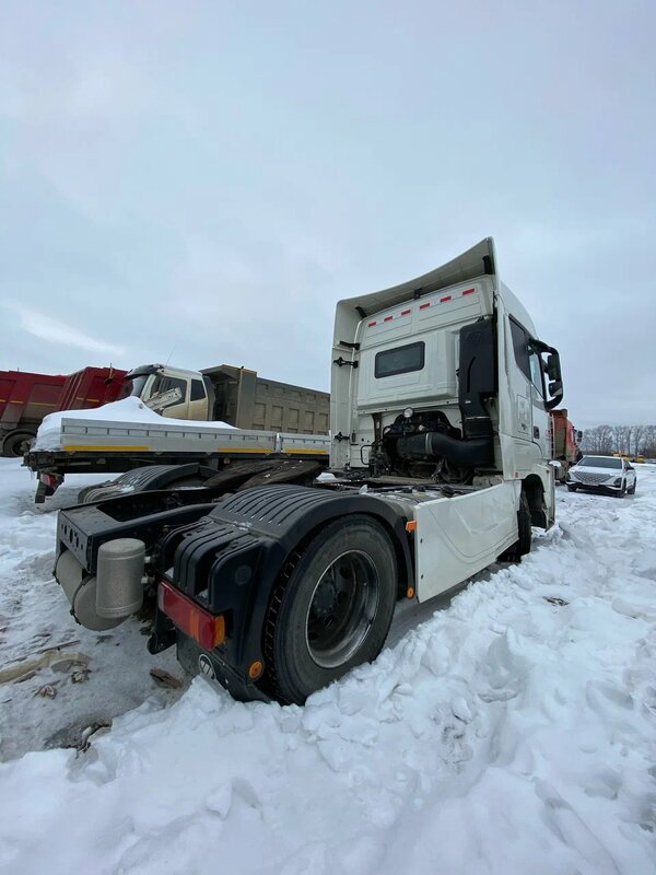 Foton AUMAN 4x2 Седельный тягач — фото 4