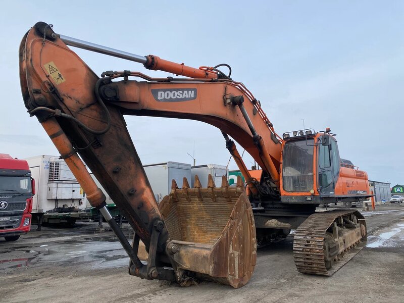 Doosan DX480 Экскаватор — фото 1