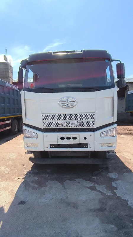 FAW J6 8x4 Самосвал — фото 1