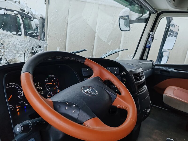 Foton AUMAN 4x2 Седельный тягач — фото 4