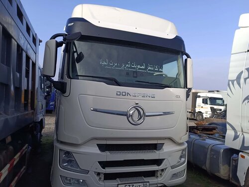DongFeng DFH 4x2 Седельный тягач