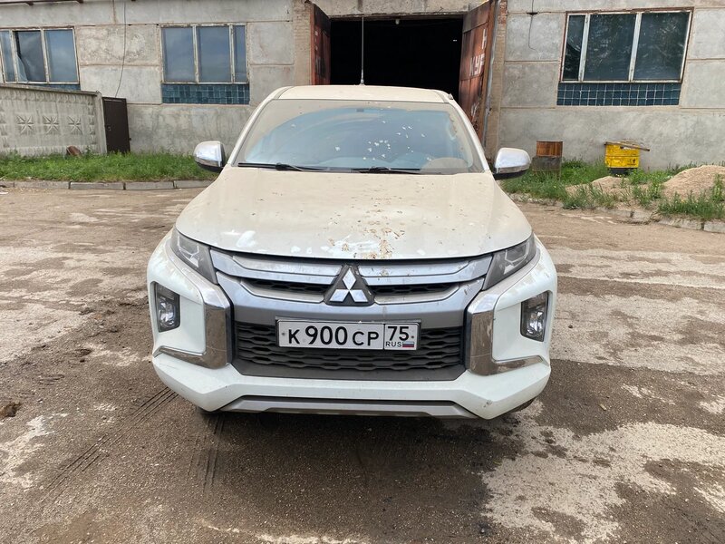 Mitsubishi L200 — фото 1