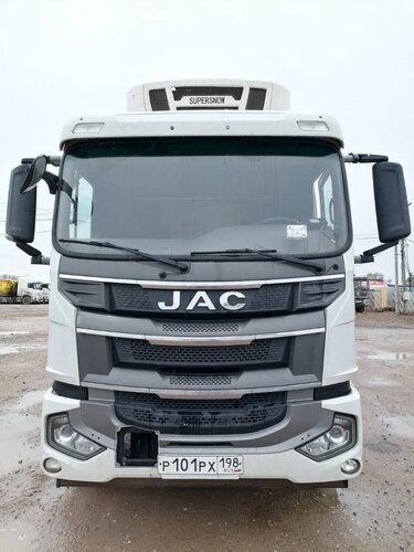 JAC N200 4x2 Изотермический/рефрижератор с гидробортом