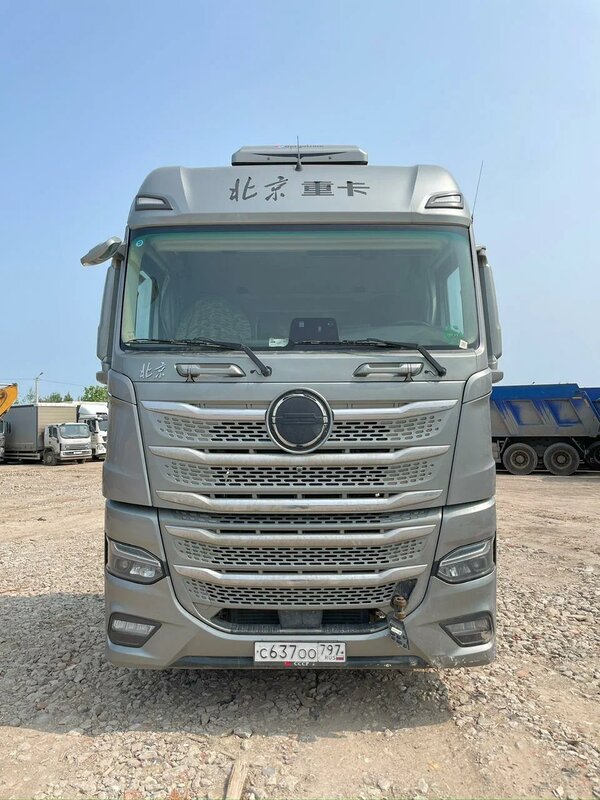 BEIJING BJ 6x4 Седельный тягач — фото 1