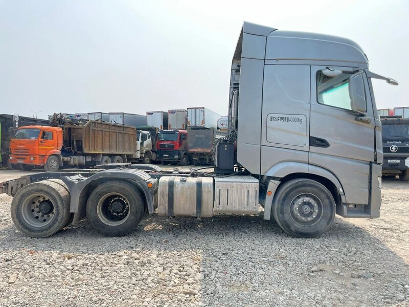 BEIJING BJ 6x4 Седельный тягач — фото 3