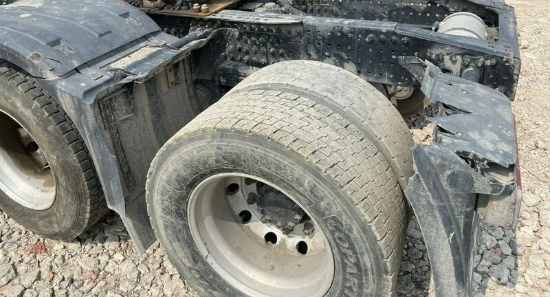 BEIJING BJ 6x4 Седельный тягач — фото 10
