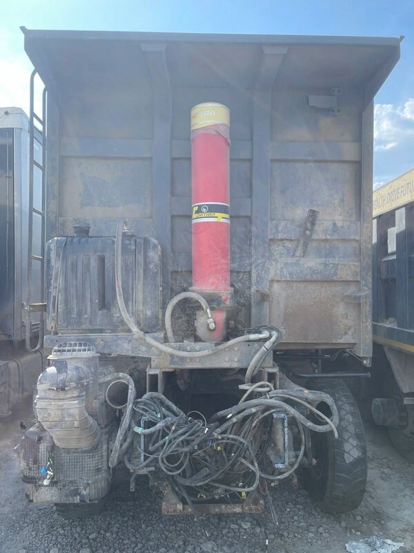 Shacman (Shaanxi) SX 8x4 Самосвал — фото 2