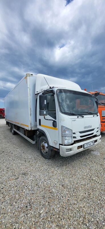 Isuzu ELF 7.5 (NPR) Промтоварный — фото 2