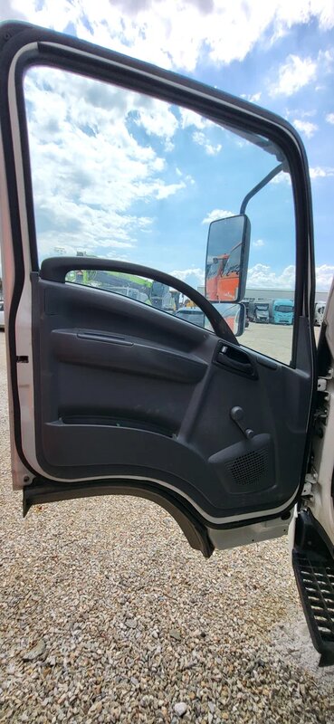 Isuzu ELF 7.5 (NPR) Промтоварный — фото 12