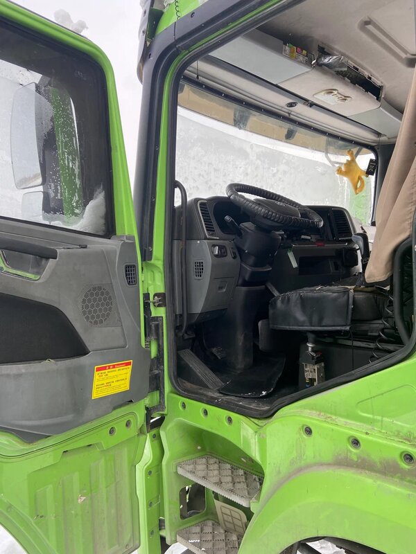 Shacman (Shaanxi) SX 8x4 Самосвал — фото 9