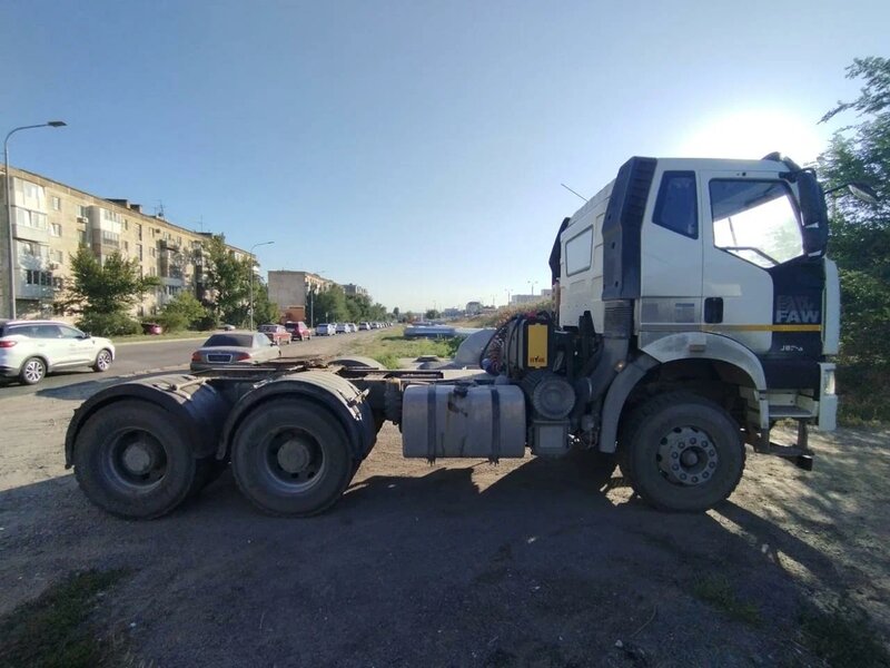FAW J6 6x4 Седельный тягач — фото 5