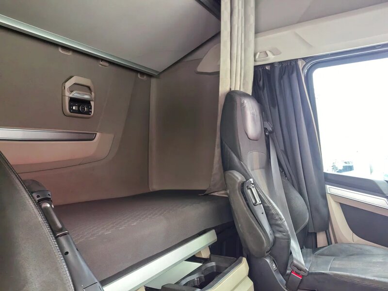 DAF XG 4x2 Седельный тягач — фото 9