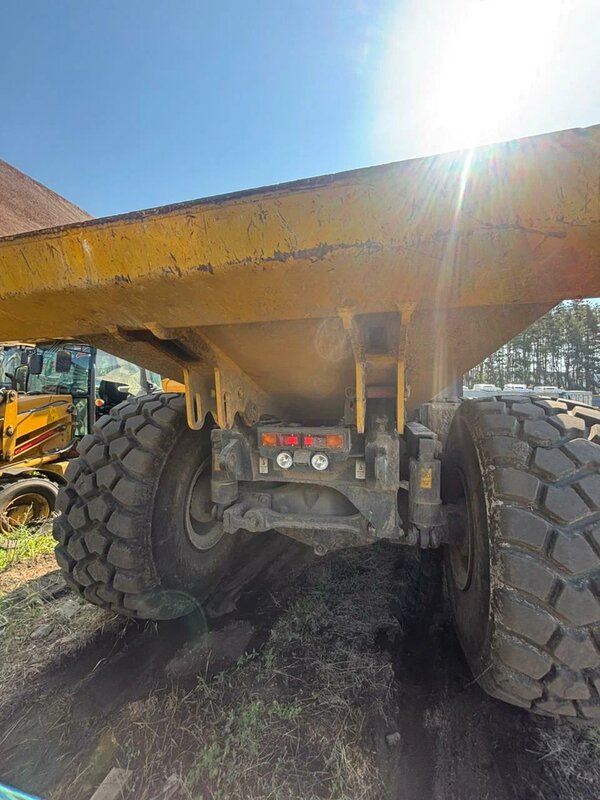 KOMATSU HM400 Шарнирно-сочленённый самосвал — фото 5