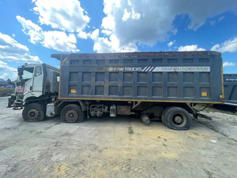 FAW CA 3310 8x4 Самосвал — фото 5