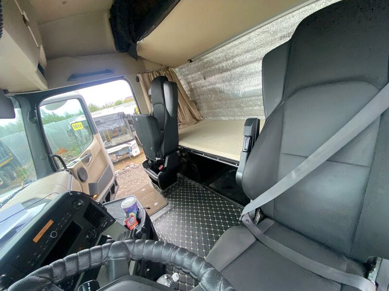 Mercedes-Benz Actros 6x4 Седельный тягач — фото 7
