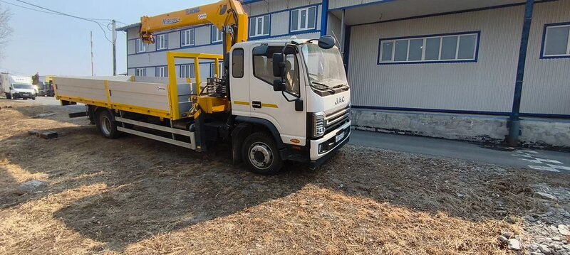JAC N120 Бортовой с КМУ — фото 4