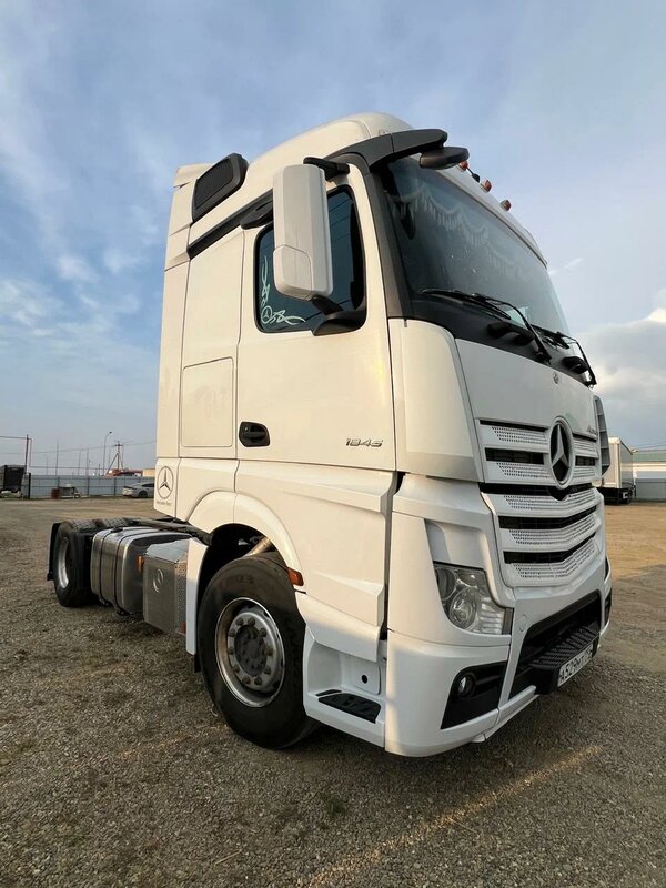 Mercedes-Benz ACTROS 4x2 Седельный тягач — фото 3