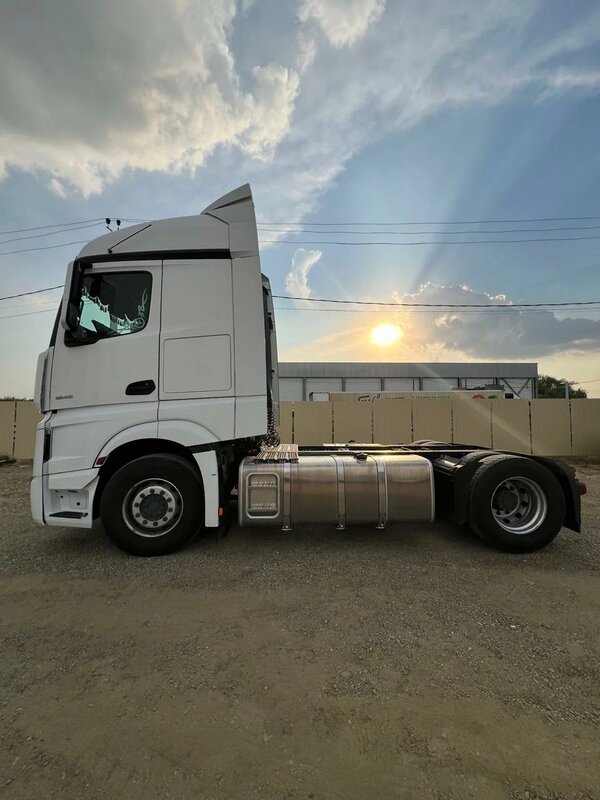 Mercedes-Benz ACTROS 4x2 Седельный тягач — фото 4