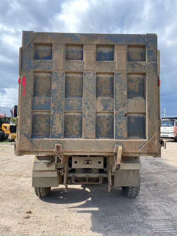 FAW J6 8x4 Самосвал — фото 4