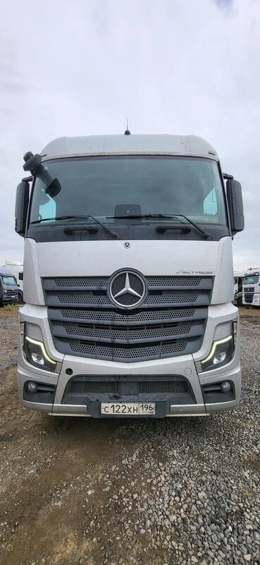 Mercedes-Benz Actros 6x4 Седельный тягач — фото 1