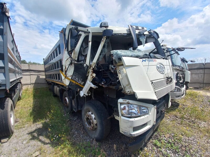 FAW J6 8x4 Самосвал — фото 2