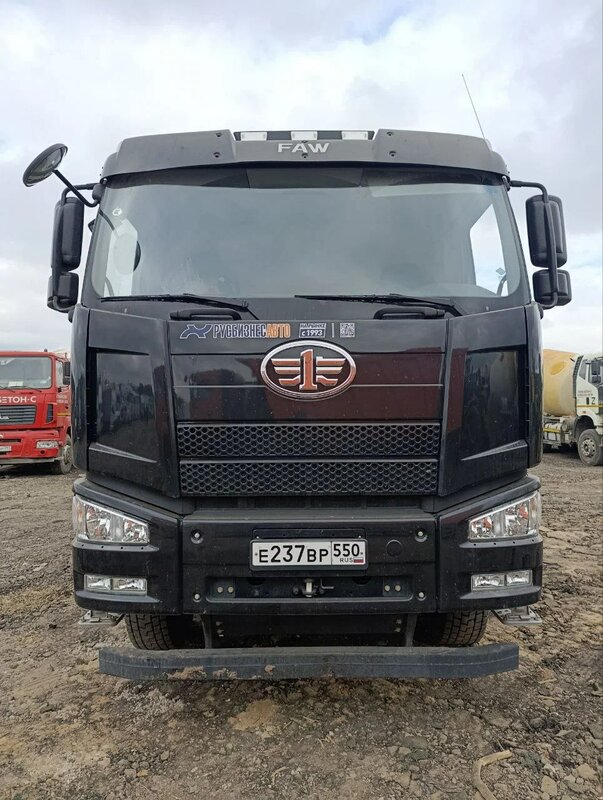 FAW J6 6x4 Бортовой с КМУ — фото 1