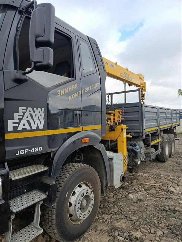 FAW J6 6x4 Бортовой с КМУ — фото 3