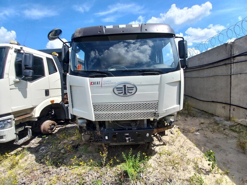 FAW J6 8x4 Самосвал — фото 1
