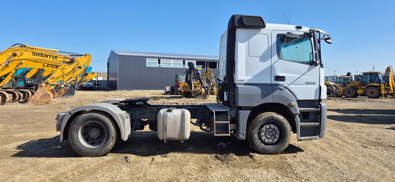 Mercedes-Benz AXOR 4x2 Седельный тягач — фото 4