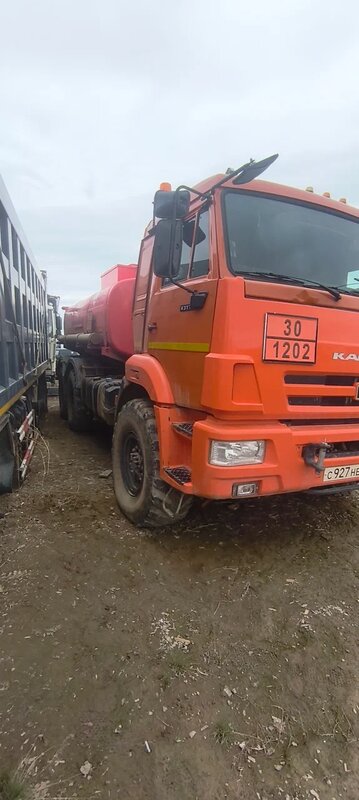 УралСпецТранс 5453 на шасси КамАЗ 43118 6x6 Автотопливозаправщик — фото 2