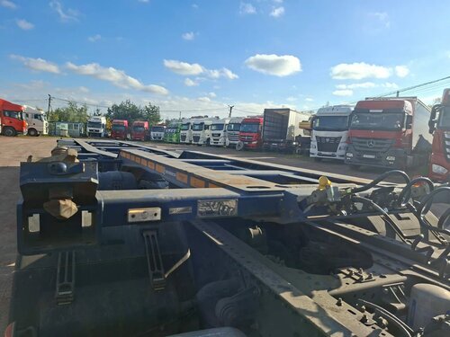 УралСпецТранс 9465 Полуприцеп контейнеровоз 4 оси