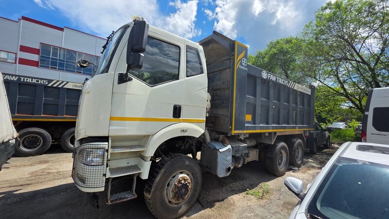 FAW J6 6x6 Самосвал — фото 3