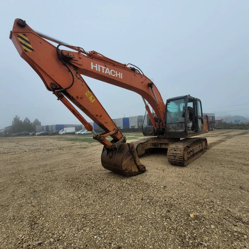 HITACHI ZX200 Экскаватор — фото 3