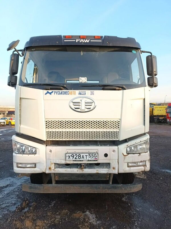 FAW J6 6x4 Мультилифт — фото 1