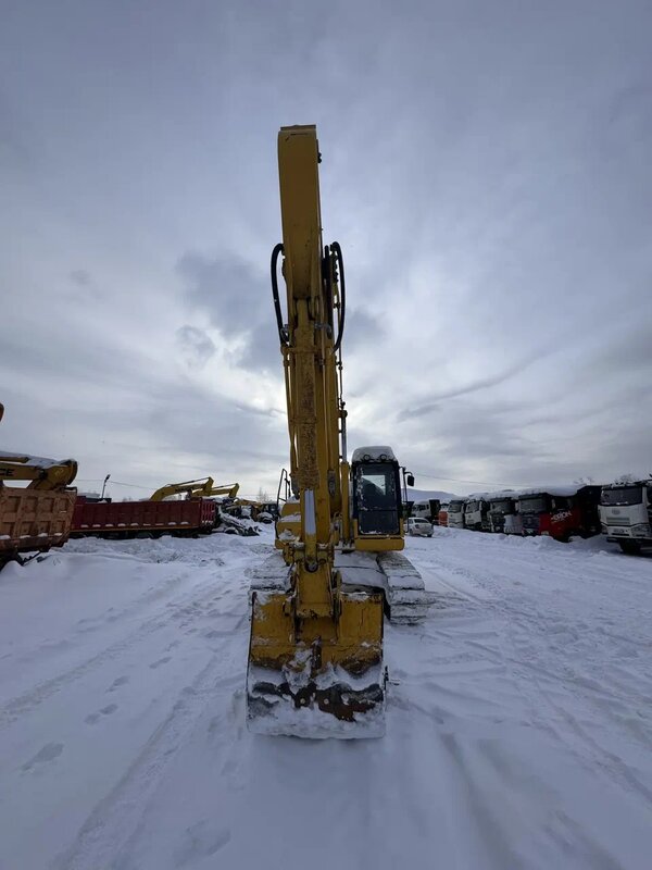 KOMATSU PC 220 Экскаватор — фото 1
