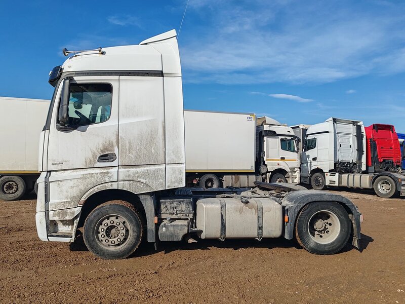Mercedes-Benz ACTROS 4x2 Седельный тягач — фото 4