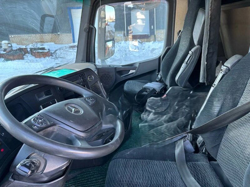 Mercedes-Benz AROCS 6x4 Седельный тягач — фото 7