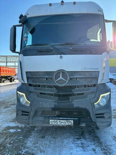 Mercedes-Benz Actros 6x4 Седельный тягач