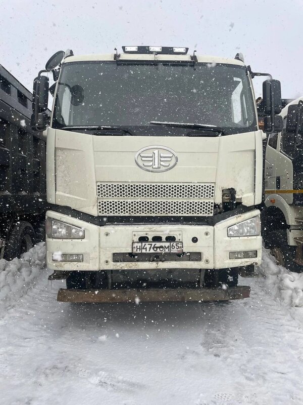 FAW J6 8x4 Самосвал — фото 1