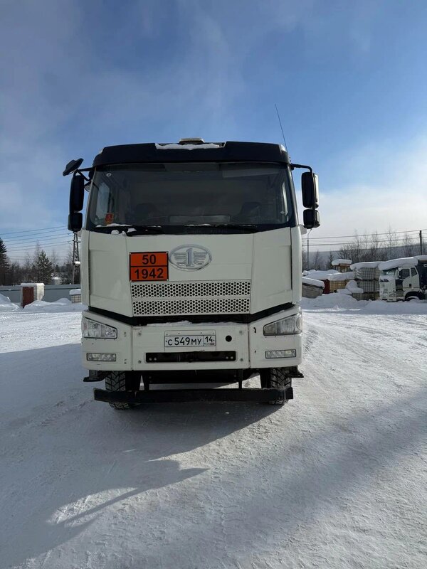 FAW J6 8x4 Самосвал — фото 1
