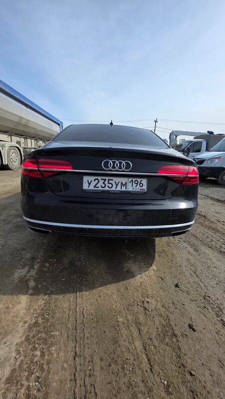 Audi A8L — фото 8