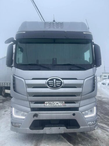 FAW J7 4x2 Седельный тягач