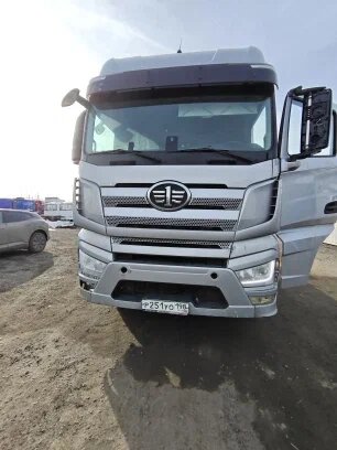 FAW J7 4x2 Седельный тягач