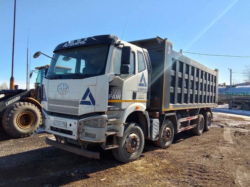 FAW CA 3310 8x4 Самосвал — фото 2